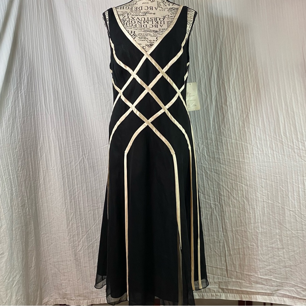 Adrianna Papell Black & White Sleeveless 100% Silk Fit & Flare Party Dress sz 14